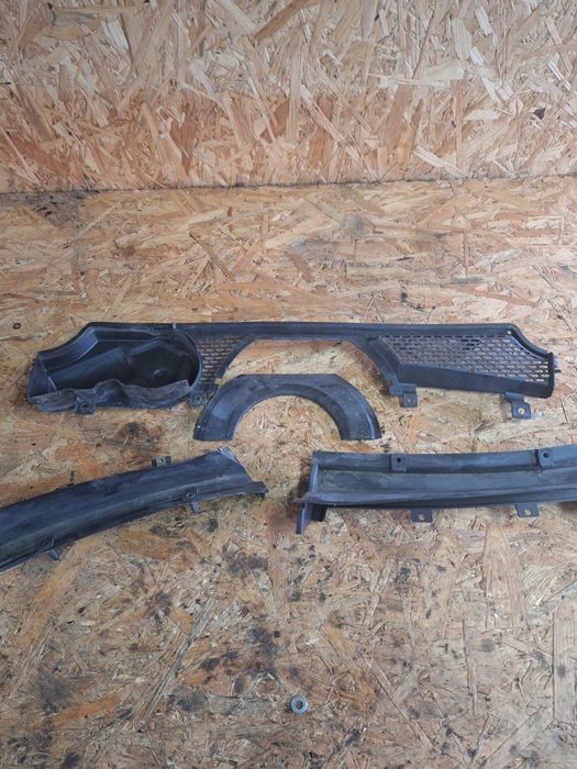 Podszybie,plastiki Mercedes r129