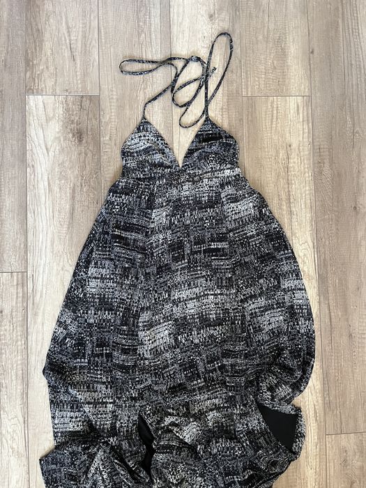 Sukienka na ramiączkach maxi z rozcięciami