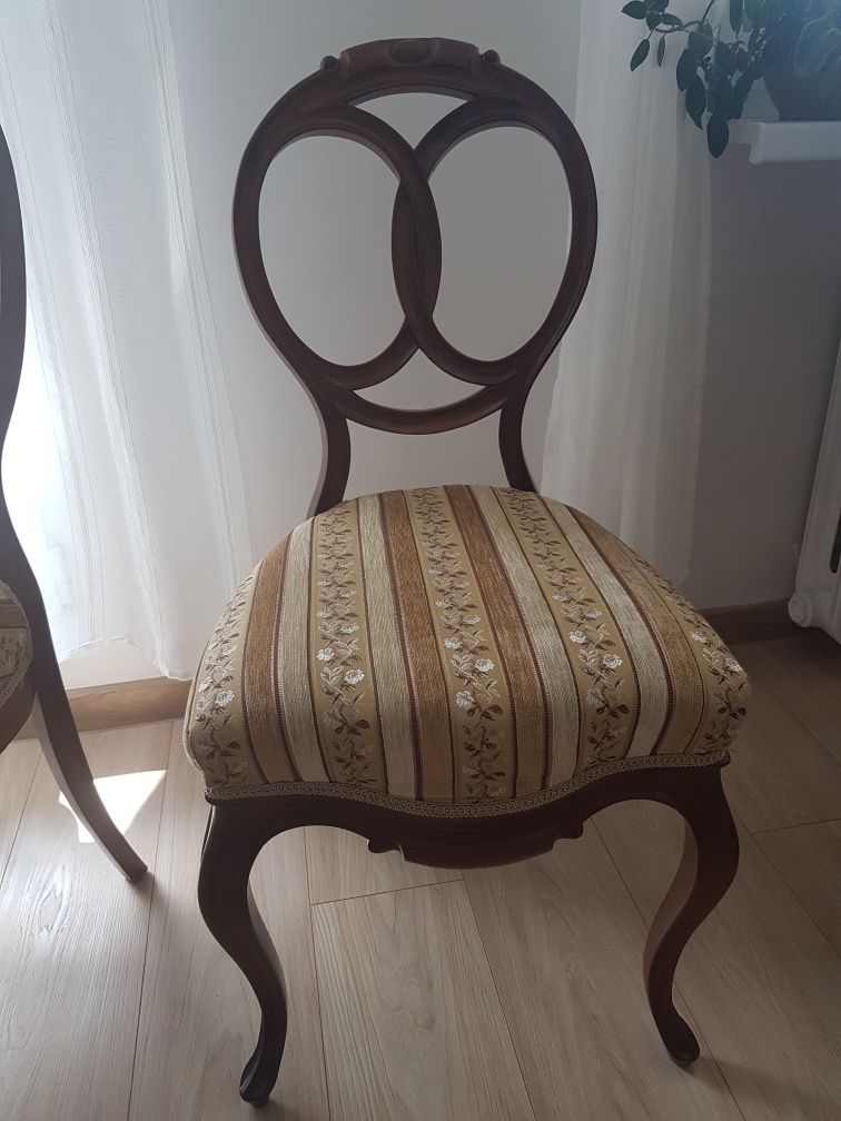 4 krzesła po renowacji