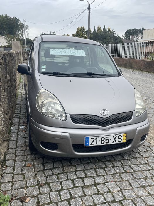 Toyota yaris 2004