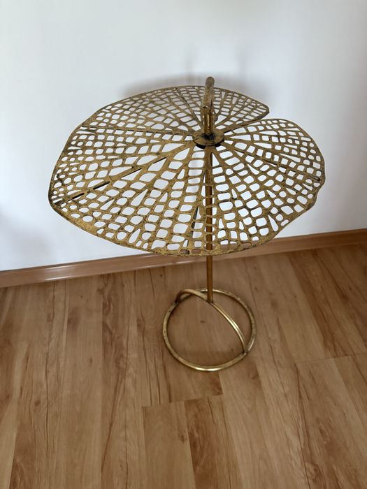 Stolik okolicznosciowy metaloplastyka