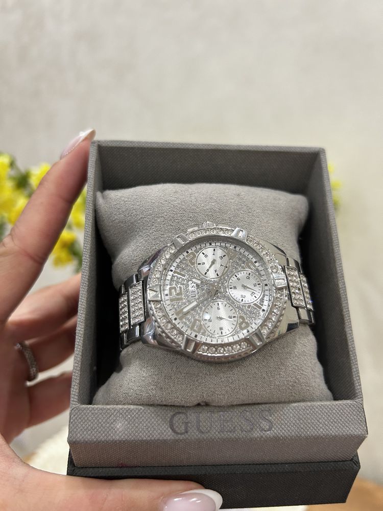 Наручные часы GUESS W1156L1