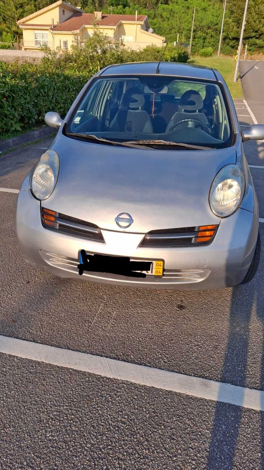 Carro citadino com embraiagem nova