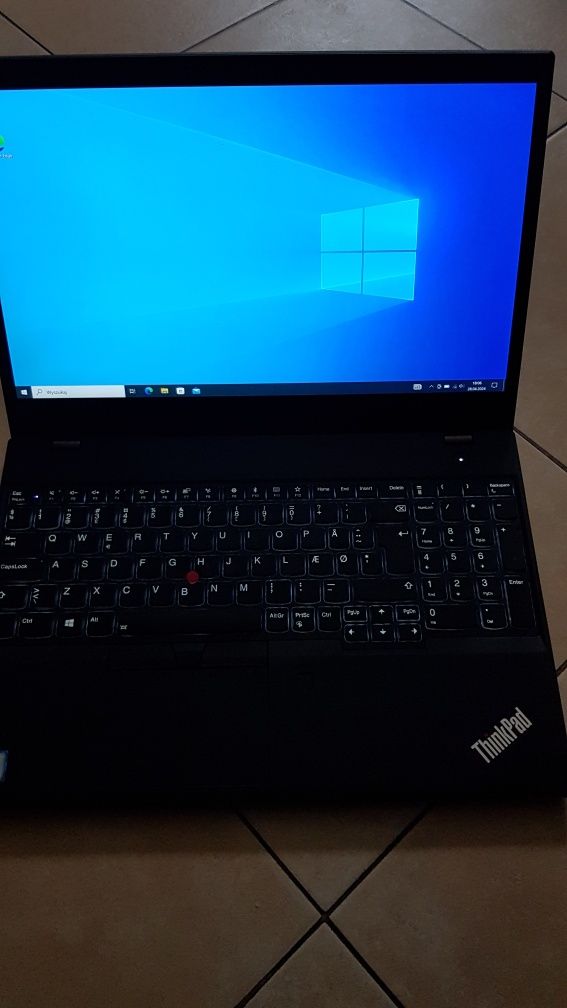 Lenovo ThinkPad T580  15.6 UHD i7 8650u  nvidia mx150 2GB  256gb ssd