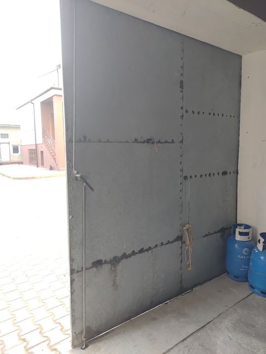 Używana brama garażowa, drzwi