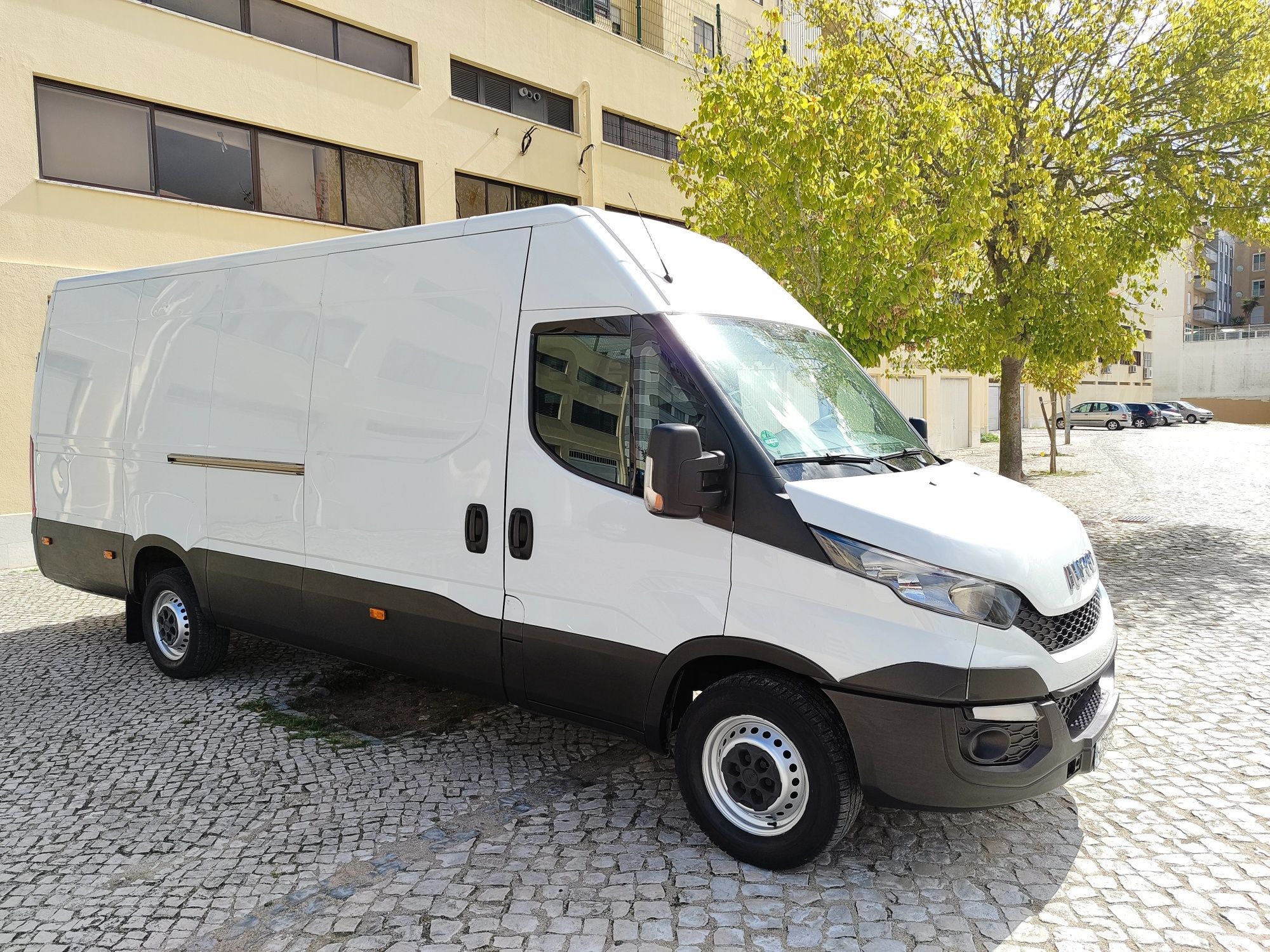 Iveco Daily 2.3Hpi Longa
Vidros Elétricos 
Fecho Centralizado com Coma