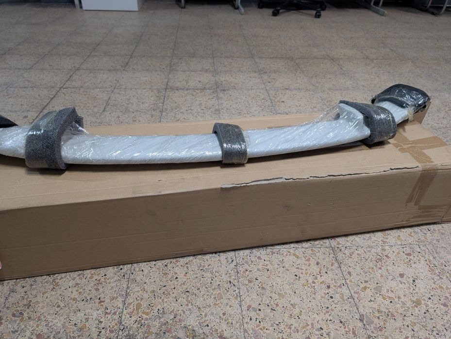 BMW 530 GT spoiler original novo na caixa nunca usado.