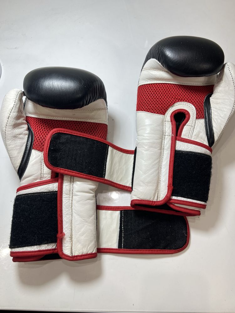 Боксерські рукавички TITLE GEL Intense (12oz)