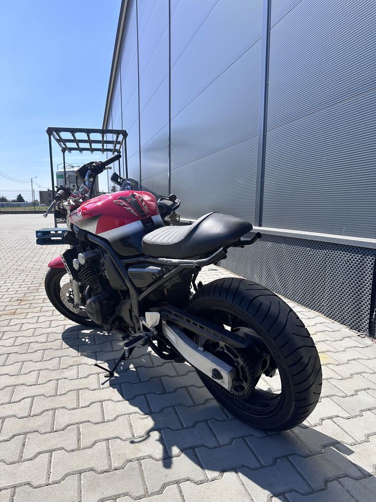 YAMAHA FZS 600 2 wlasciciel od nowości Zadbany cafe race 100 % sprawny