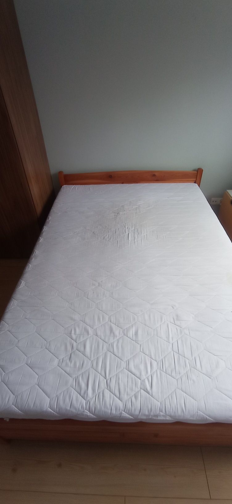 Łóżko drewniane z materacem FDM