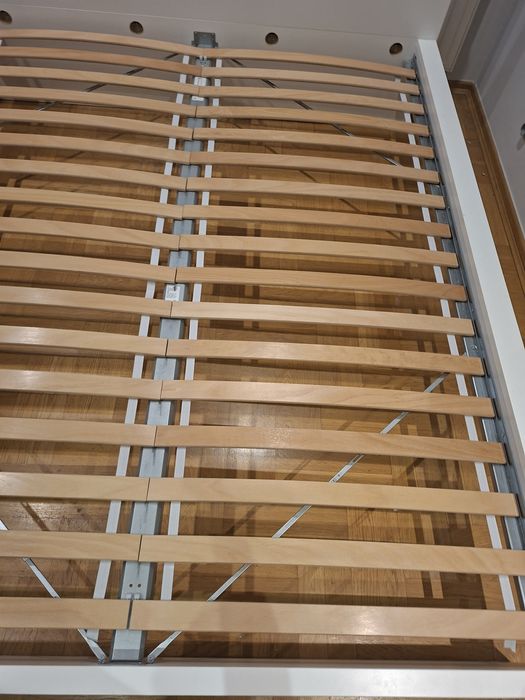 Łóżko malm Ikea ze stelażem 160x200