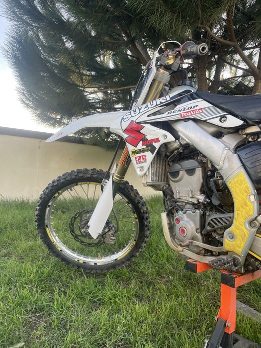 Suzuki rmz 250