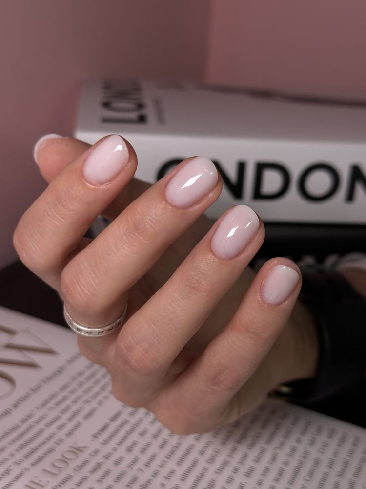 Manicure przedłużanie paznokci pedicure
