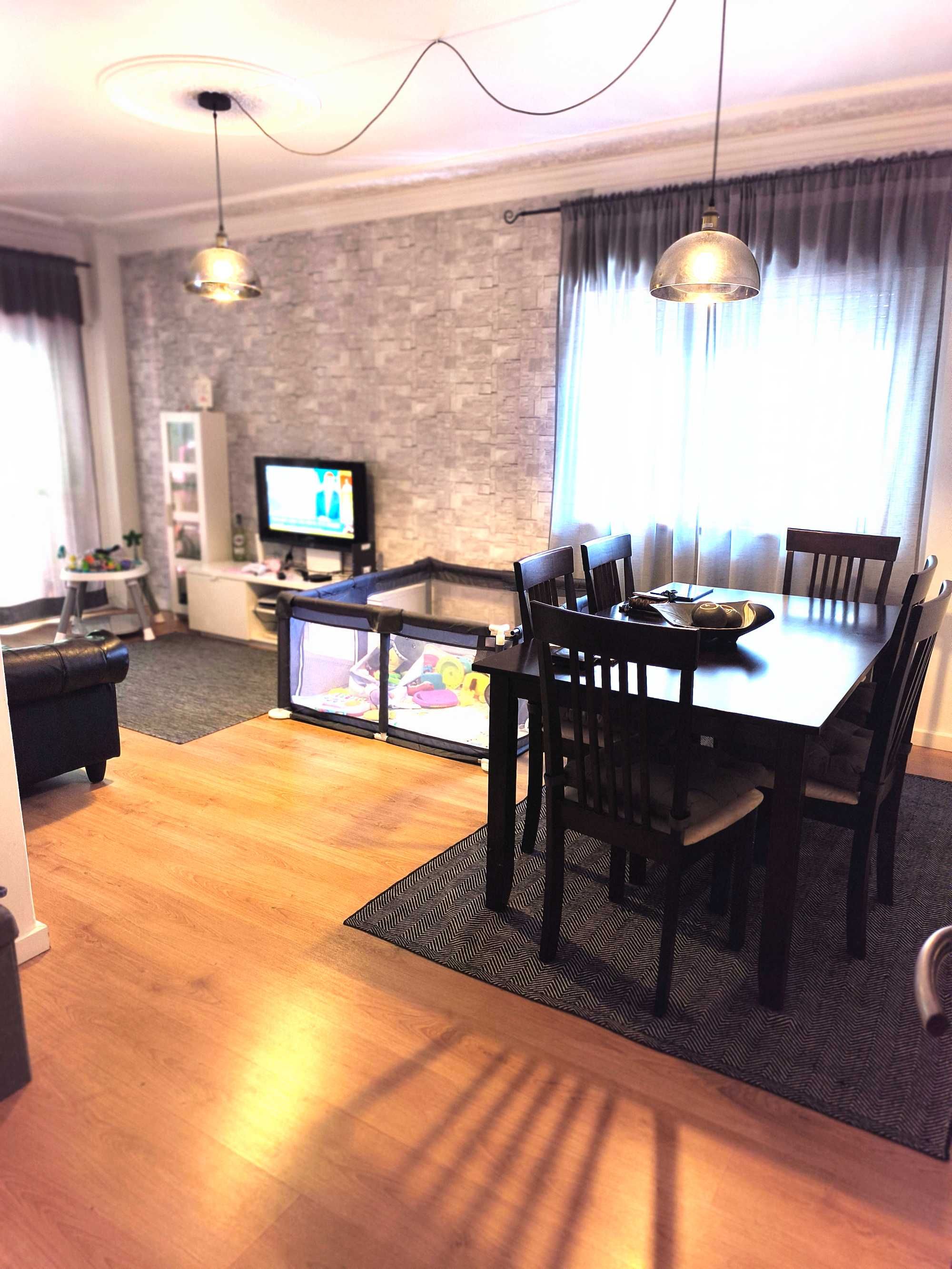 Apartamento T3 Agualva no bairro , Monte da Tapada remodelado.