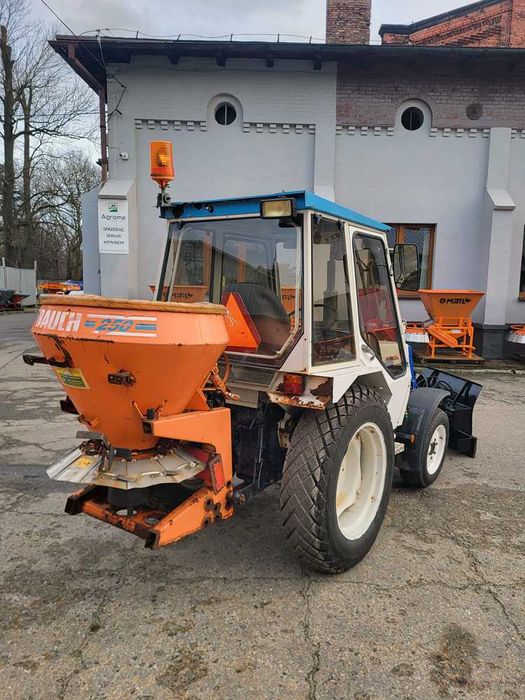 Ciągnik komunalny Mitsubishi 280D + przedni WOM+ ładowacz TUR i TUZ