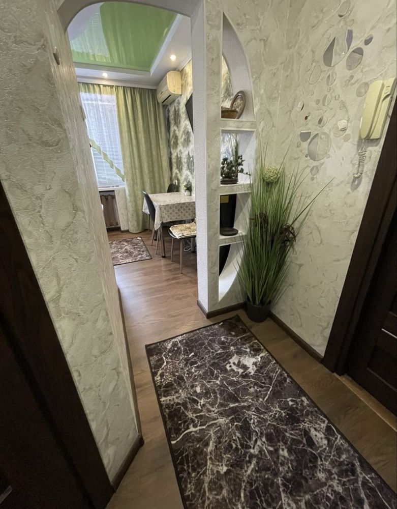 Продам 1к квартиру на Кирова. Поля