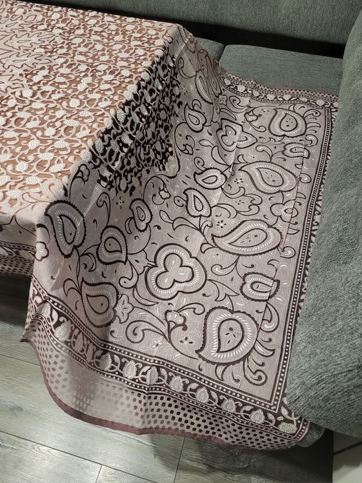 Скатертина на стіл