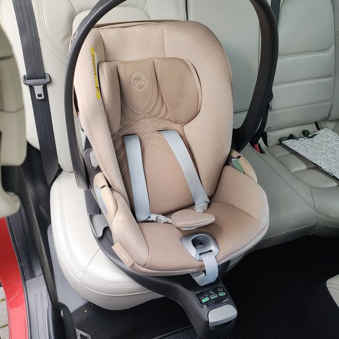 Fotelik z bazą firmy Cybex