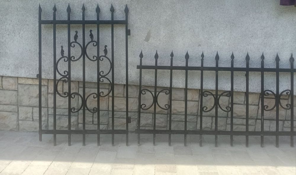 Продам ковані ворота 2шт+ 2 секції .ціна 10 тис. за все