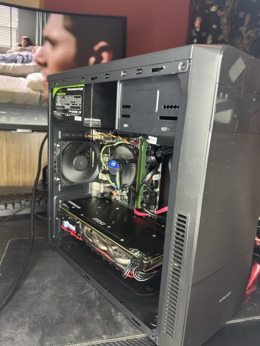 Игровой компьютер rx580 8gb, 12 ddr4, intel 7500 в прекрасно состоянии
