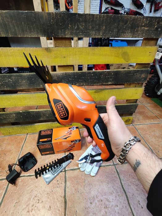 Кусторез-ножницы аккумуляторные BLACK+DECKER GSL700KIT/Комплект/2840