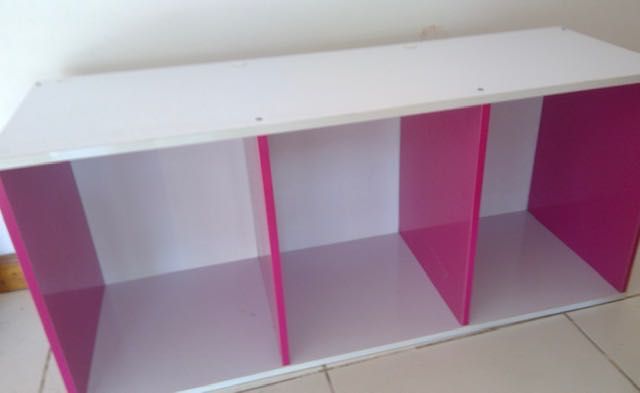 Prateleira / Móvel de quarto criança