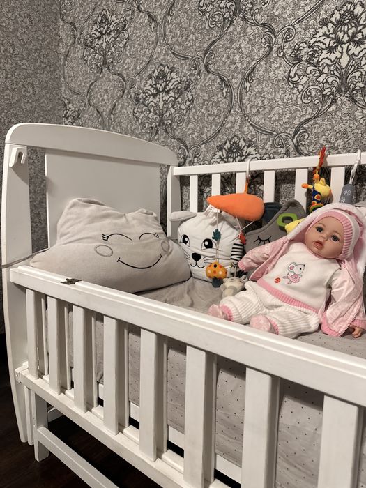 Ліжко дитяче від 0 до 5 років б/у з матрацом на кокосовому наповненні