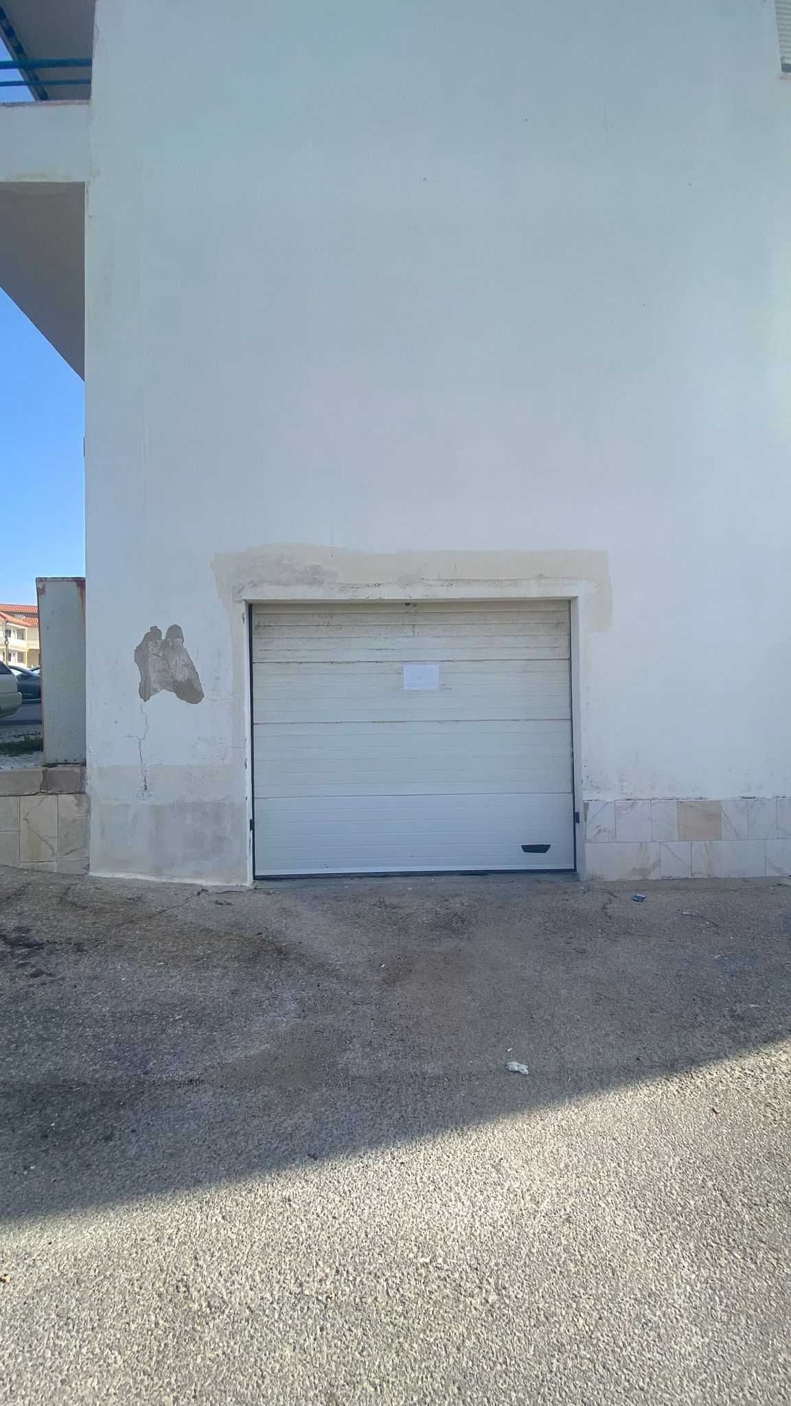 Ericeira - Aluguer de espaço em garagem