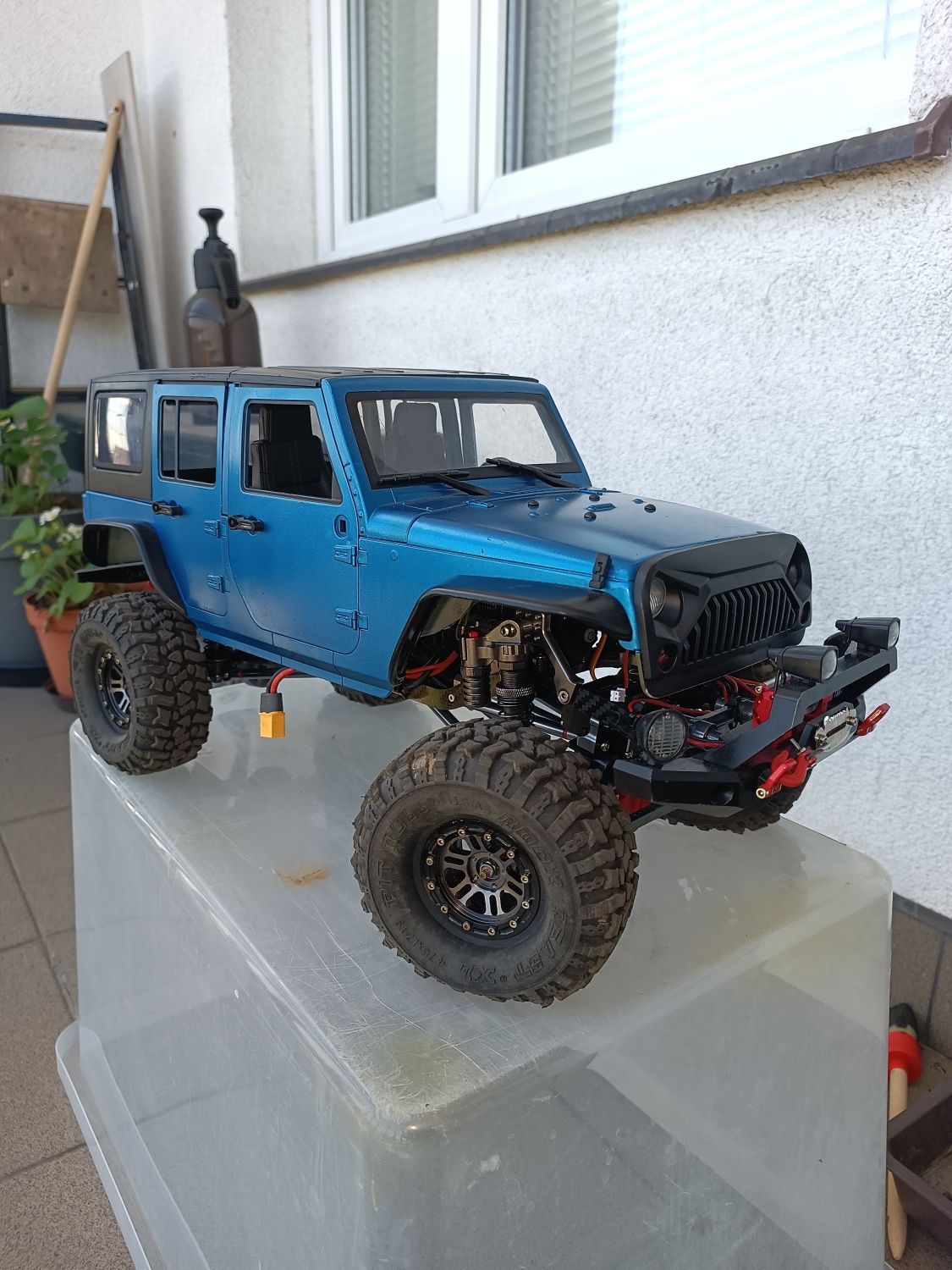 Sprzedam TRX 4 Ford Bronco i Axial SCX 10.2