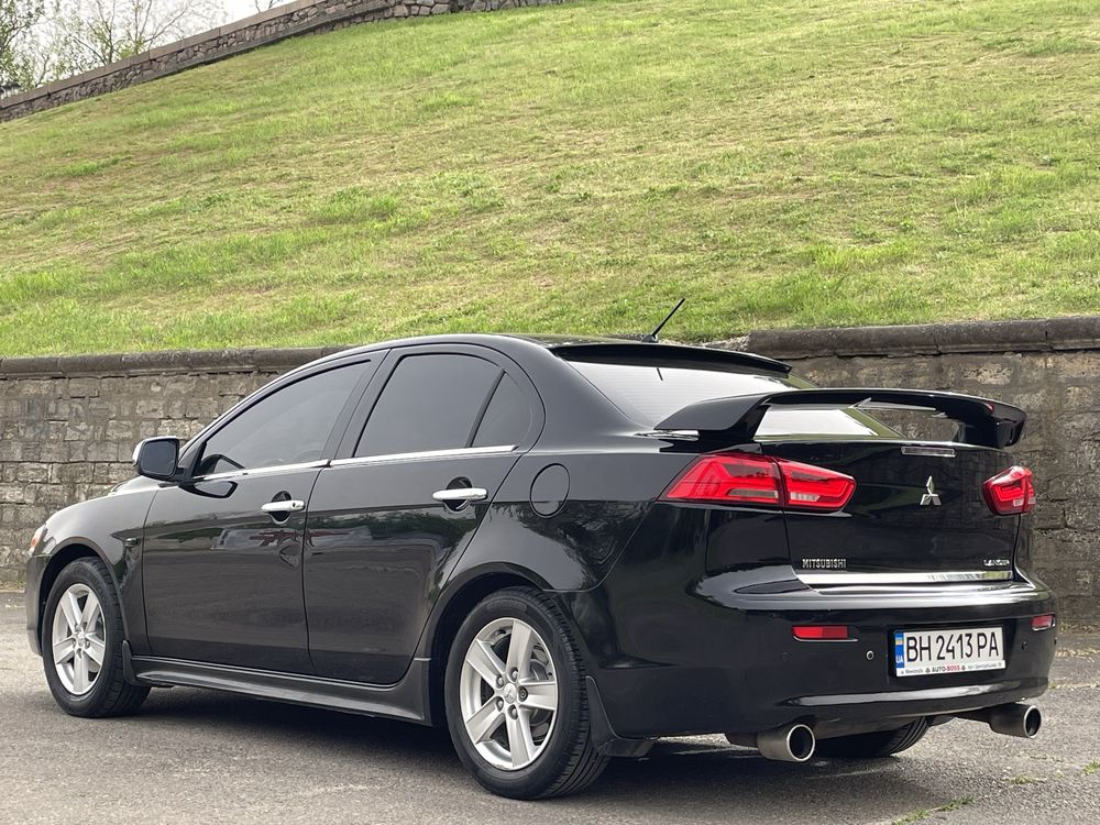 Mitsubishi Lancer X    2.0 автомат