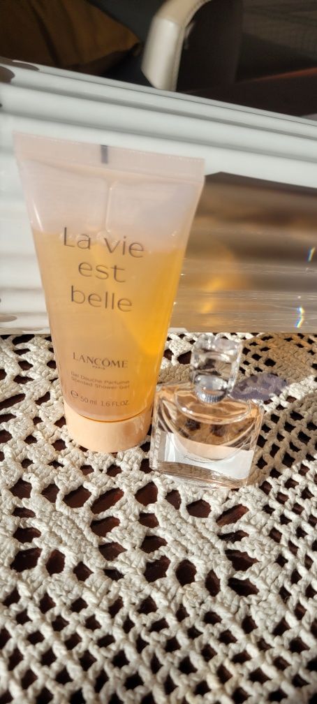 Lancome La vie est belle miniaturka perfum i żel pod prysznic