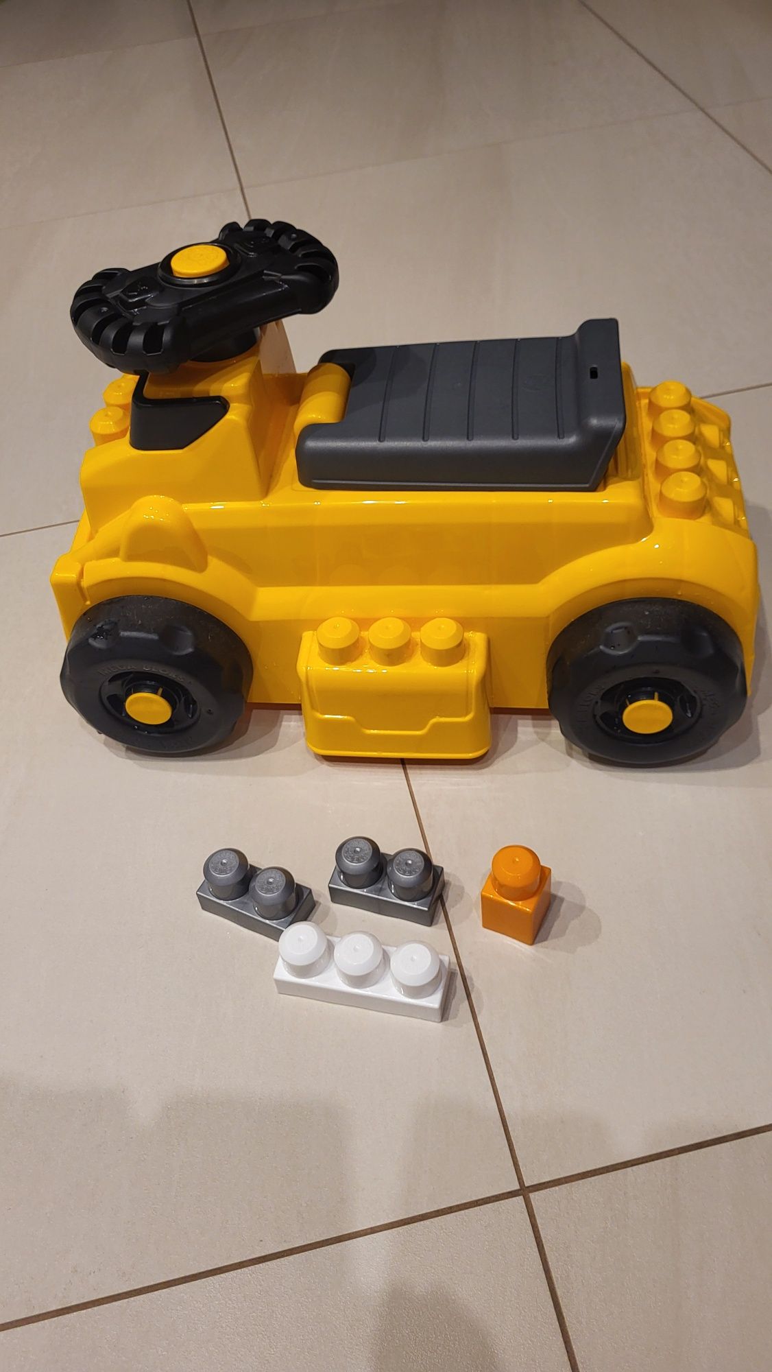 AUTKO chodzik do odpychania wraz z klockami CAT MEGABLOKS