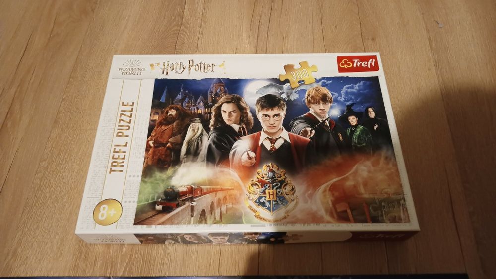 Puzzle Trefl Harry Potter 300el 8+ , krawat gratis