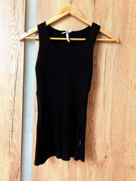 Czarna bluzeczka na ramiączkach