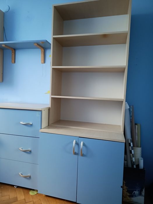 Meble młodzieżowe.