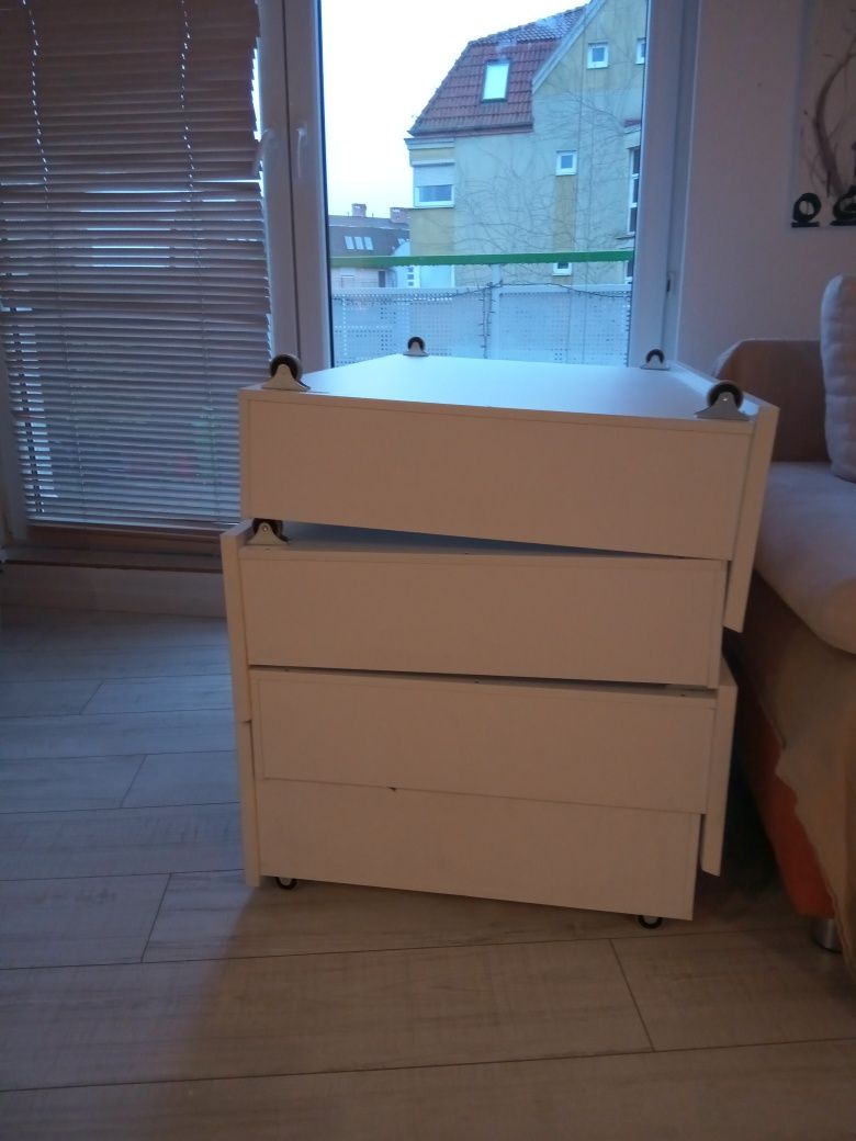 2 białe szuflady pod łóżko Malm Ikea