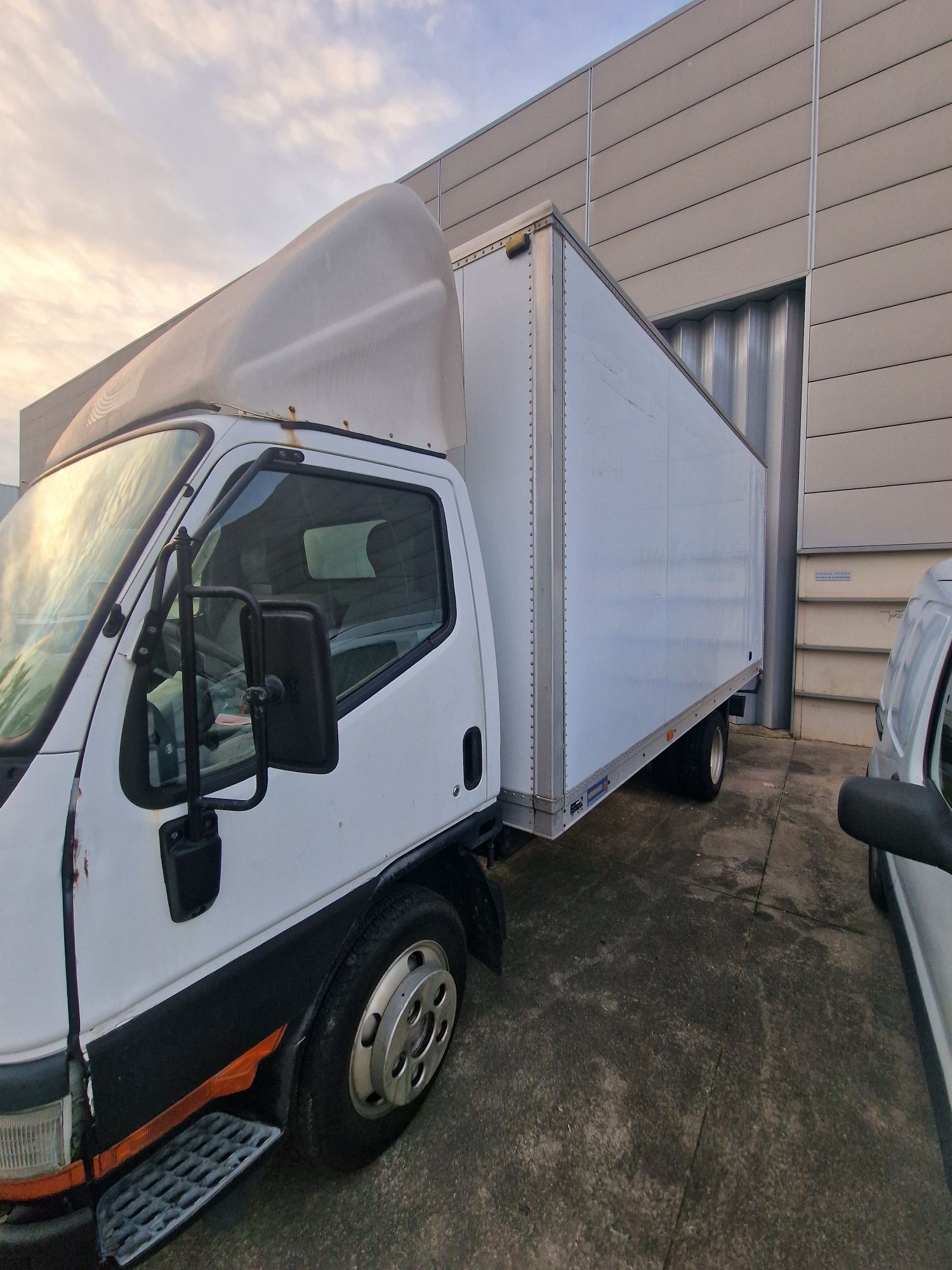 Mitsubishi Canter 2.8