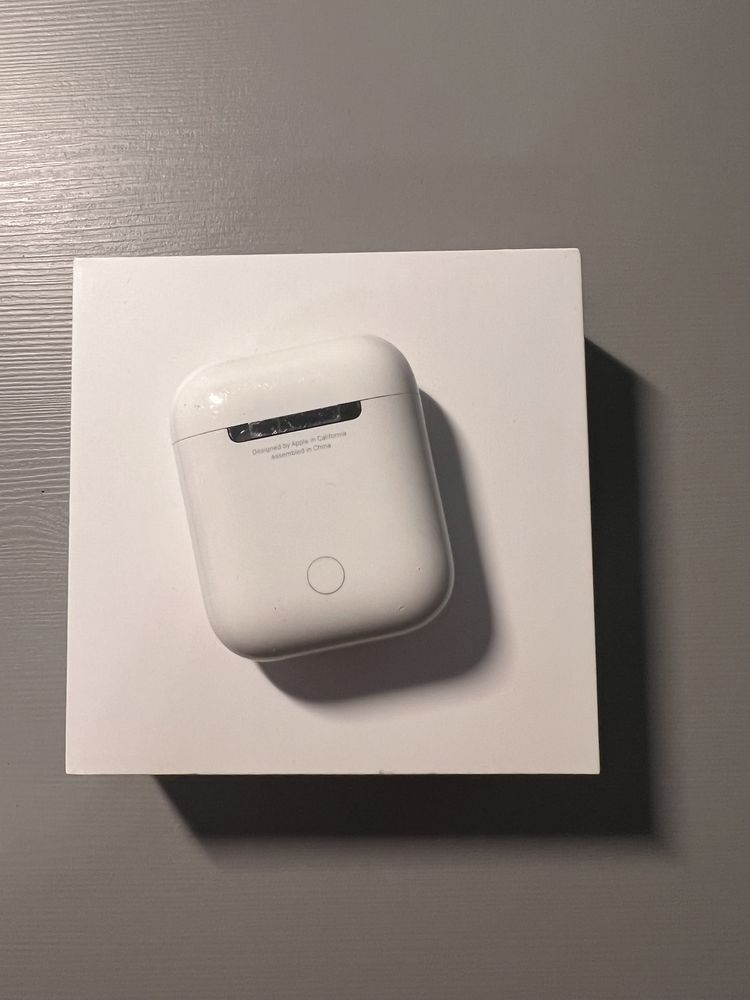 APPLE AirPods 2. generacji z etui ładującym