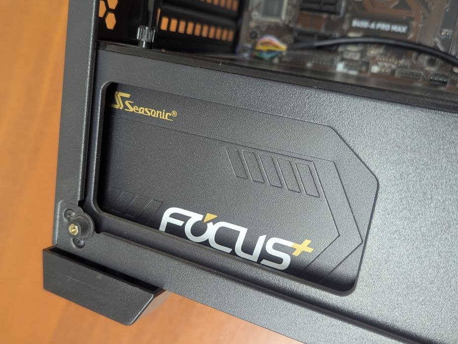 PC Ryzen 5 RTX Super 8Gb 16GB RAM Windows 10 Zasilacz Gold Gaming