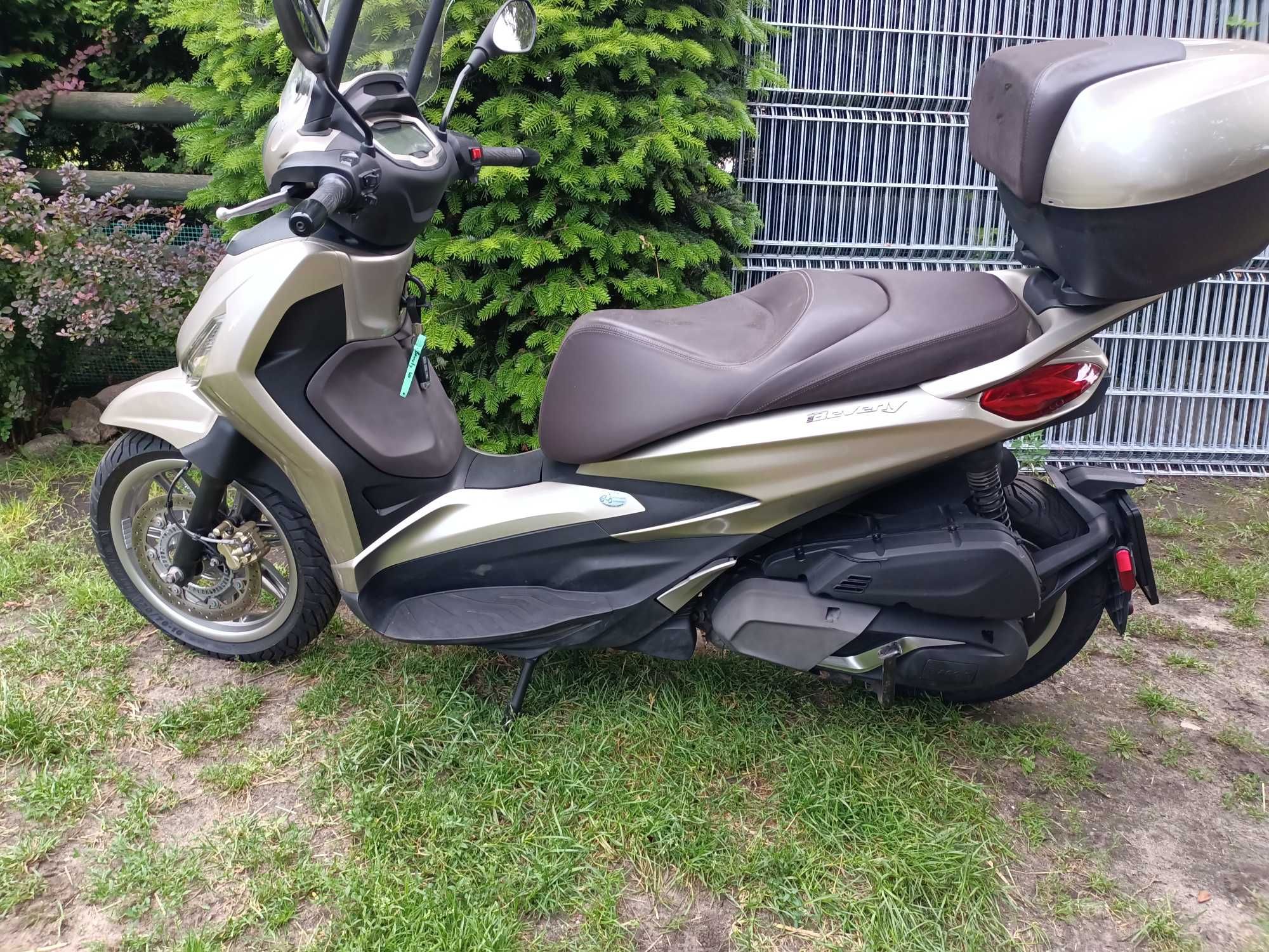 piaggio beverly 400  jak nowy
