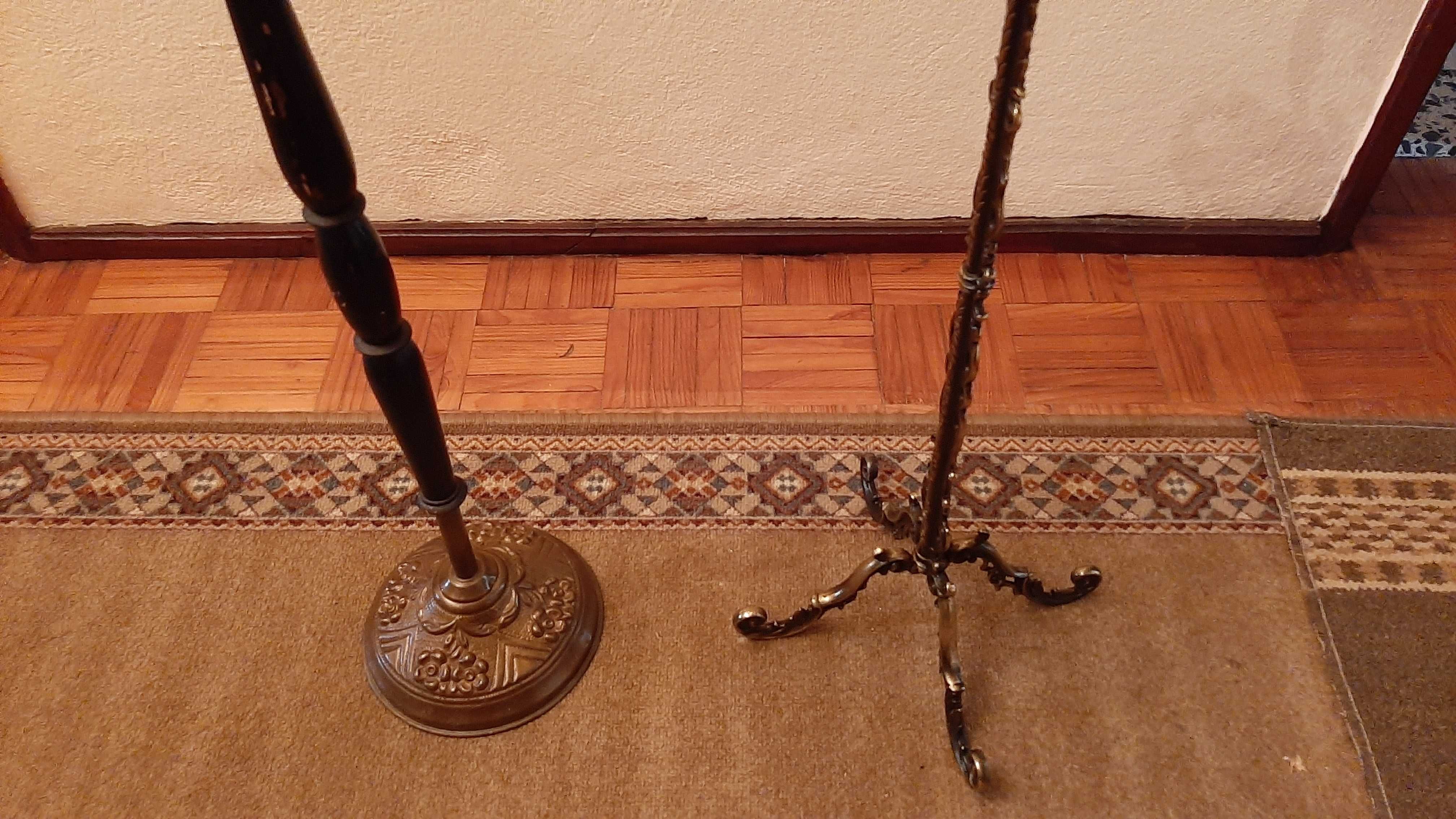 Cinzeiros de pé muito antigos com 80 cm