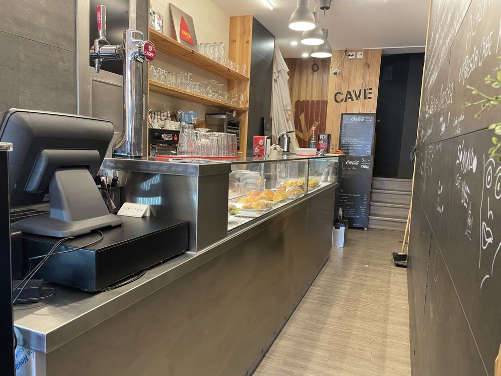 Trespassase Restaurante a funcionar Av novas