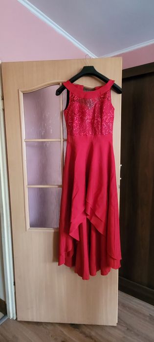 Sukienka czerwona długa