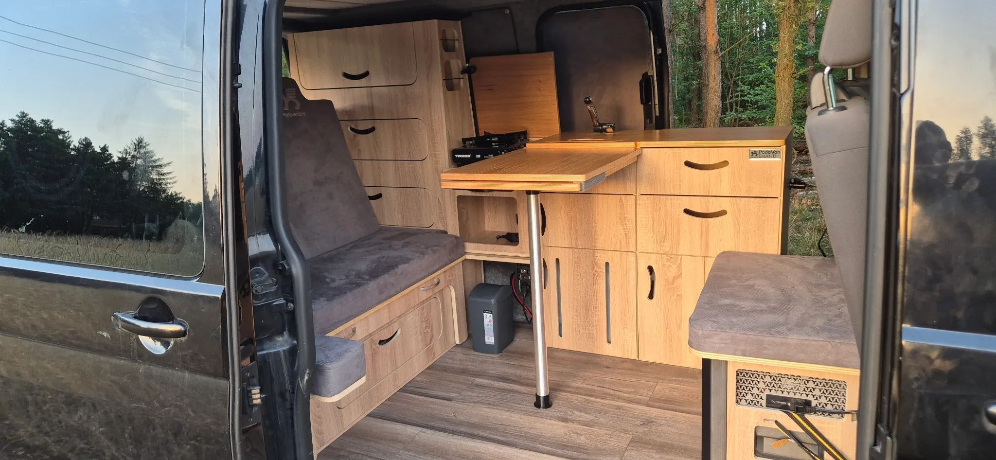 Volkswagen Transporter VW T5 Kamper · Podnoszony dach z łóżkiem · Panele słoneczne · Ogrzewan