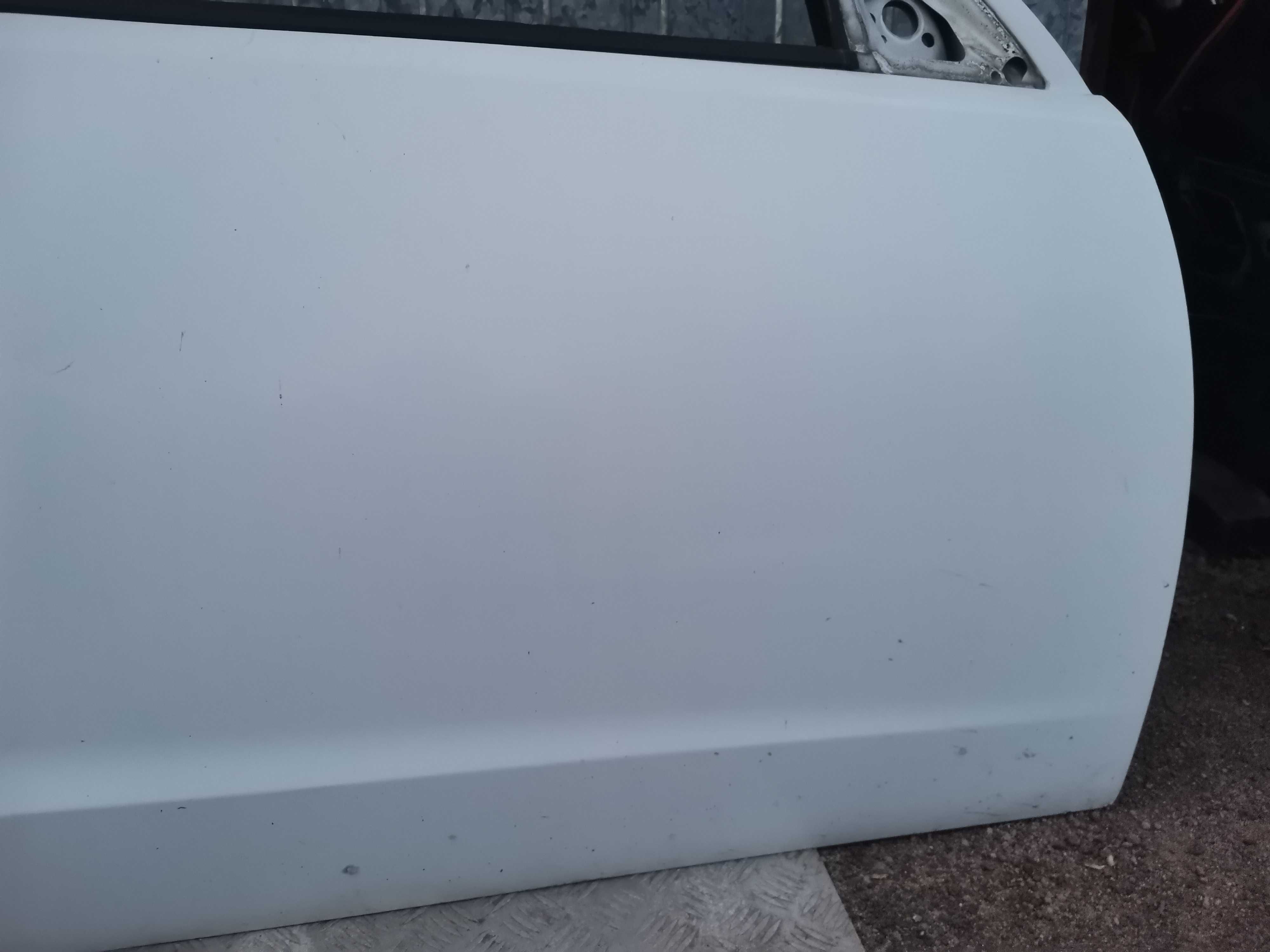 Opel Corsa C 3d Drzwi prawy przód Prawe