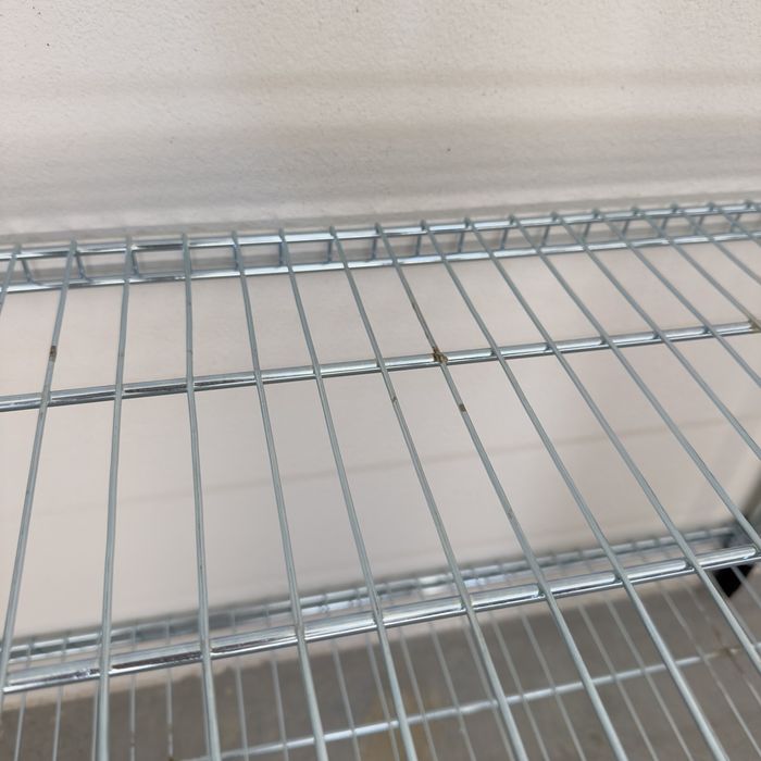 Conjunto de 2 estantes com garrafeira em aço