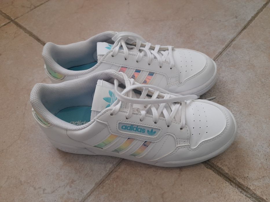 Sapatilhas Adidas Holográficas