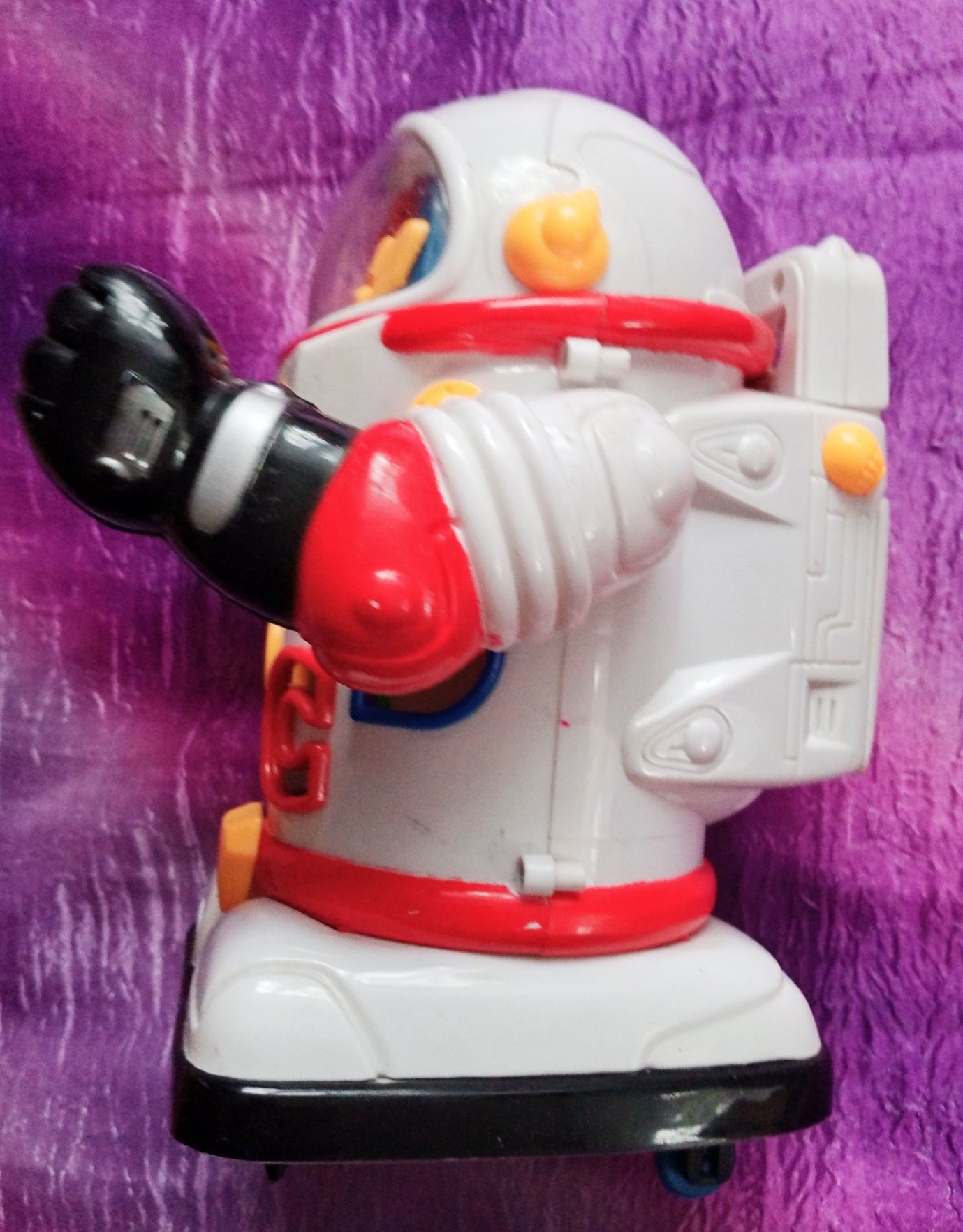 Zabawka edukacyjna kosmonauta - robot