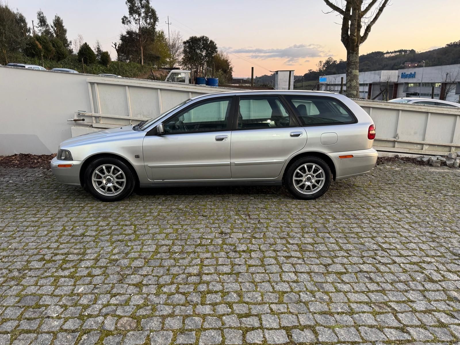 Volvo V40 1.9D 115cv