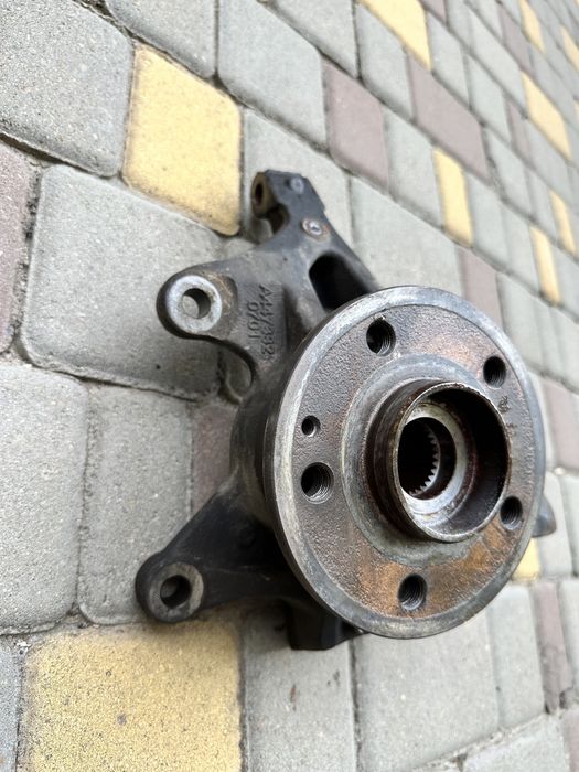 Цапфа  Мерседес W447 4 Matic А4473320701,A4473308800,A4473300220